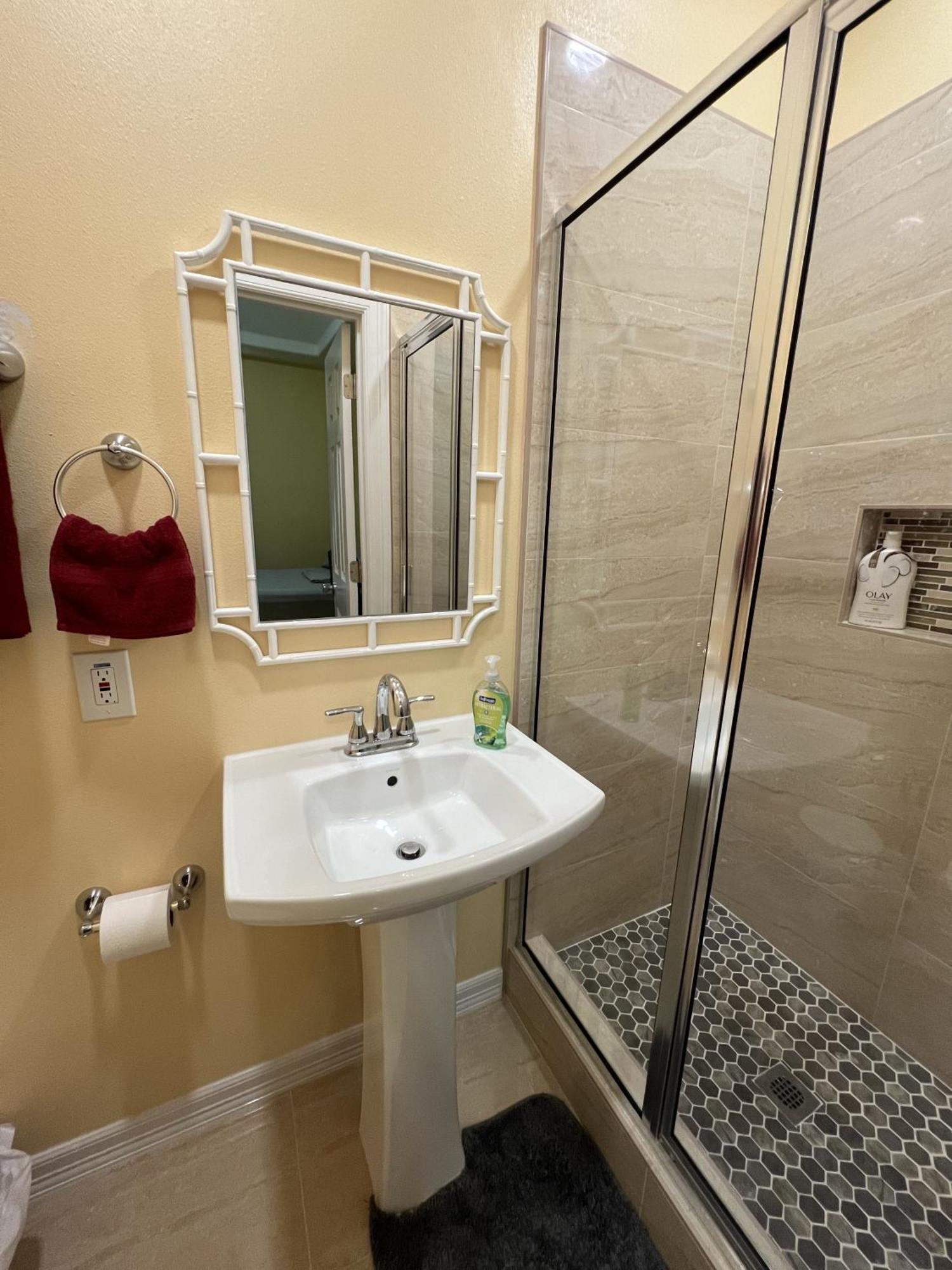 Habitacion Con Entrada Independiente Edinburg Zewnętrze zdjęcie